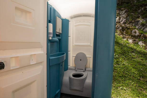 Best Luxury portable toilet rental  in Garden City Park, NY